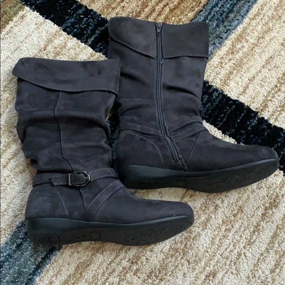 dark grey boots
